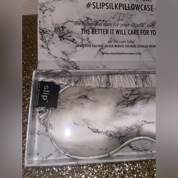 🎉HP🎉New! Slip White Swirled Marble 100% Pure Silk Eyemask 🤍🩶New in box - Picture 4 of 12